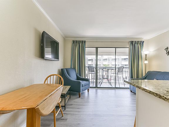 3rd image of 6102 Seawall Blvd #216