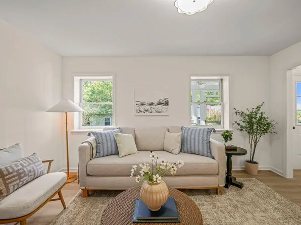 101 Eugene St APT B, Carrboro, NC 27510