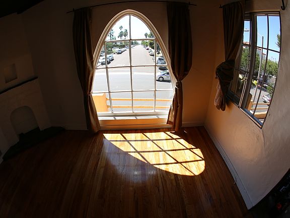 5th image of 2474 Adams Ave