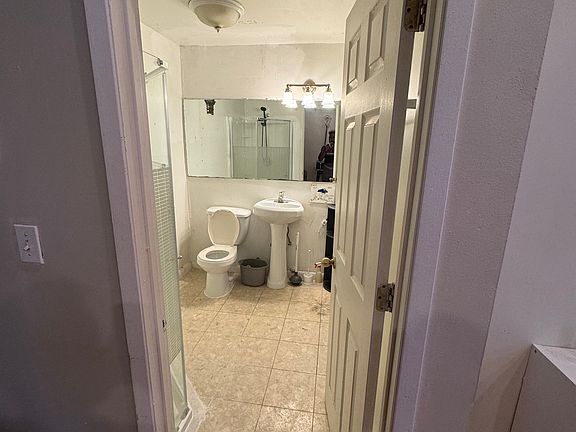 4th image of 2946 N Lincoln Ave APT 1R