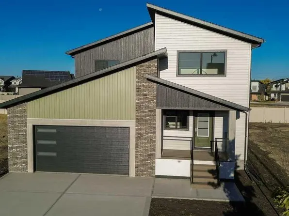 62 SW Eaton Cres, Red Deer, AB T4P 3C9