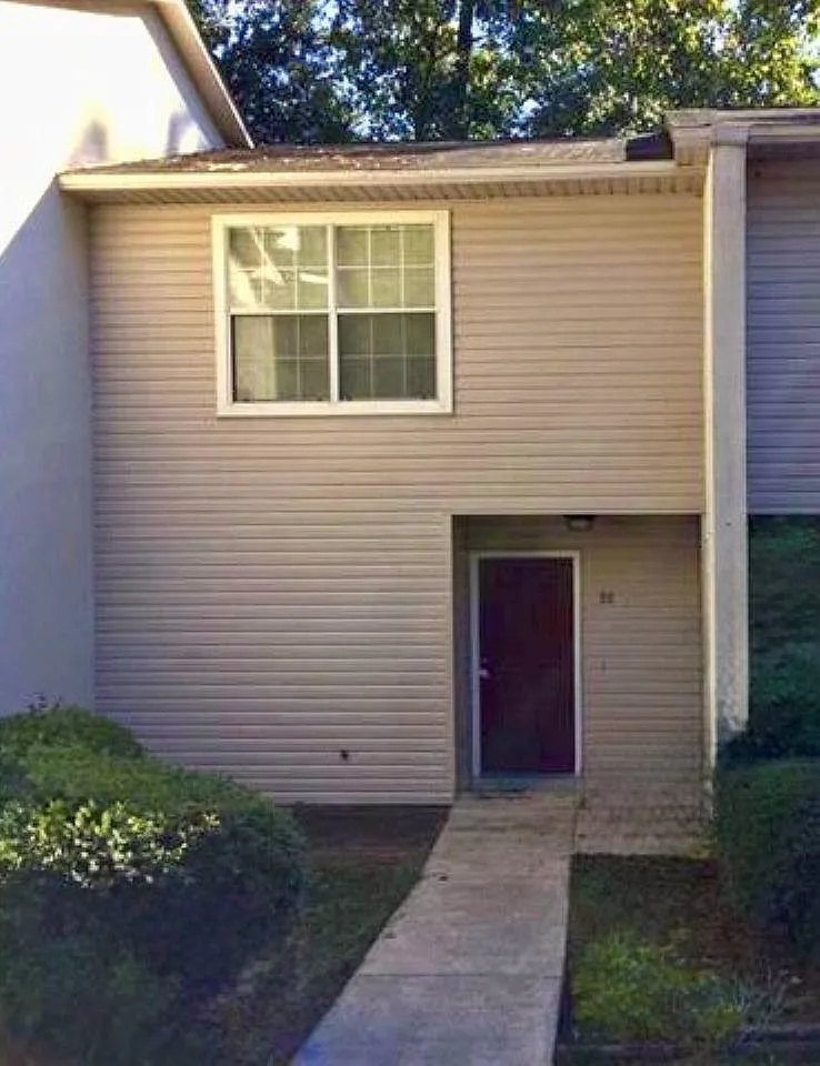 2 bed, 1.5 bath, 931 sqft, $1,195 — Photo 1