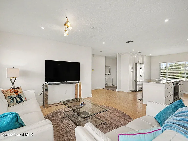 303 Audubon Dr #301 — Photo 6