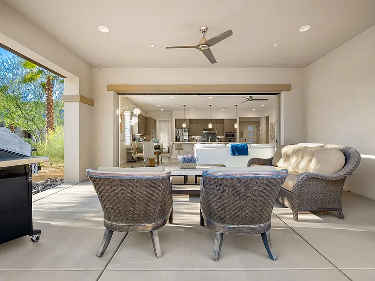 502 Retreat Cir — Photo 34
