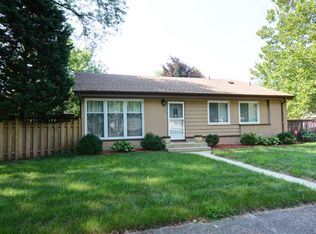 383 Mission Ave, Villa Park, IL 60181