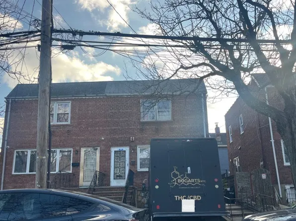 160-06 77th Ave, Fresh Meadows, NY 11366