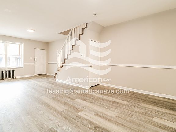 982070_005_wm_-_living_room_13529330.jpg