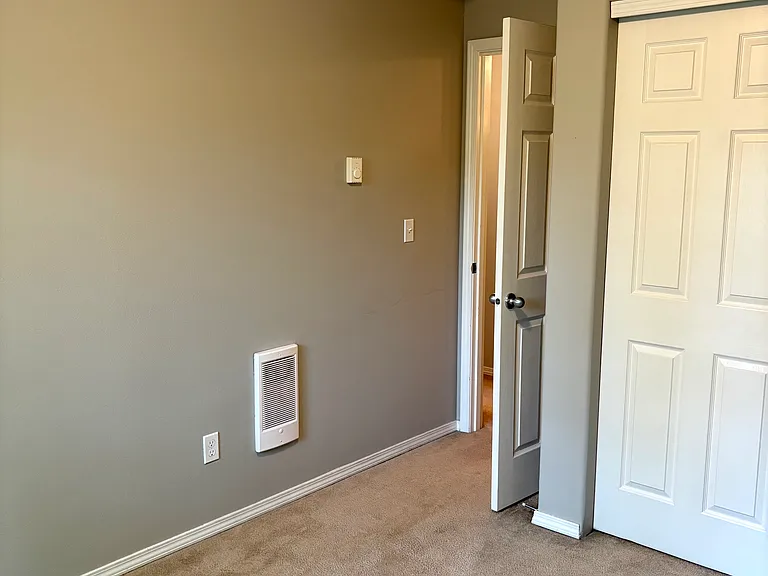 466 Corinne Dr — Photo 25
