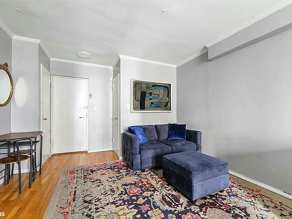 3rd image of 305 E 72nd St APT 3CN