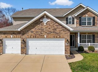 1464 Red Oak Plantation Dr, Ballwin, MO 63021