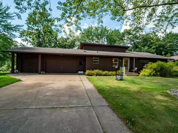 1121 River Heights Rd, Menomonie, WI 54751