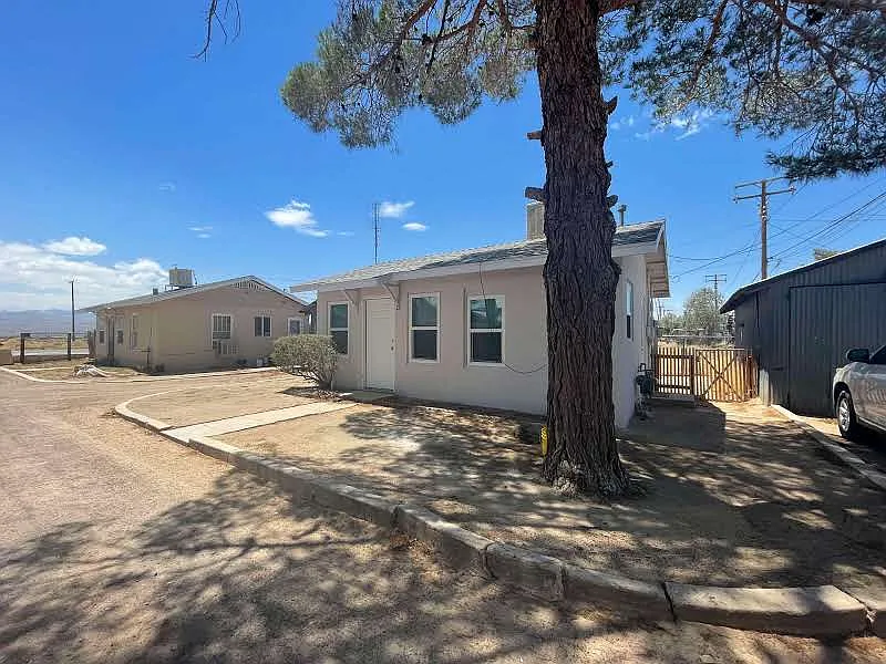 Building Photo - 38164 W Yermo Rd #2