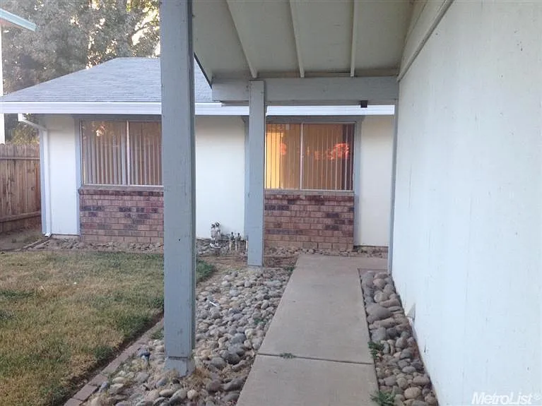 9389 Mira Del Rio Dr photo 1