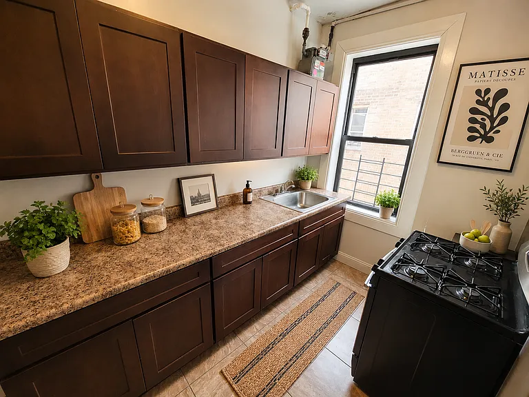 184 Nagle Ave #5C — Photo 5