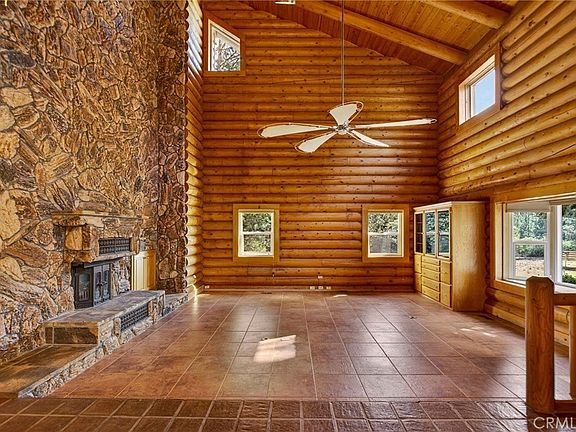 5th image of 15756 Fitzgerald Ct