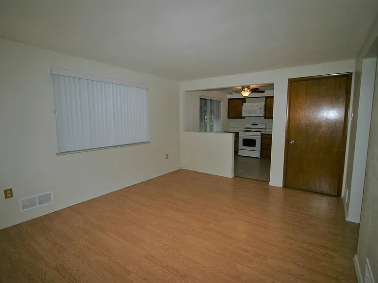 211 W Cherryhill St #2 — Photo 17