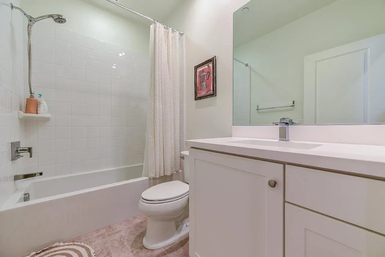 2 bed, 1343 sqft, $1,750 — Photo 2