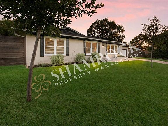 2nd image of 2216 Lake Ridge Cir