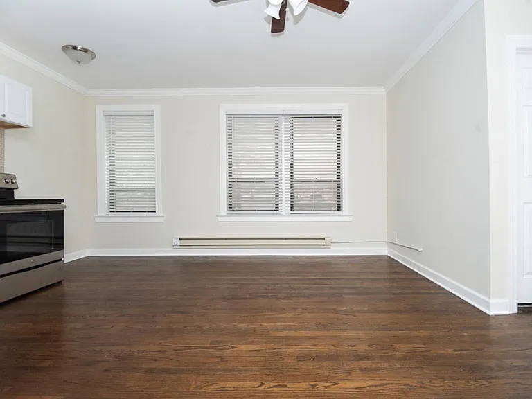 3345 N Marshfield Ave #309 — Photo 2