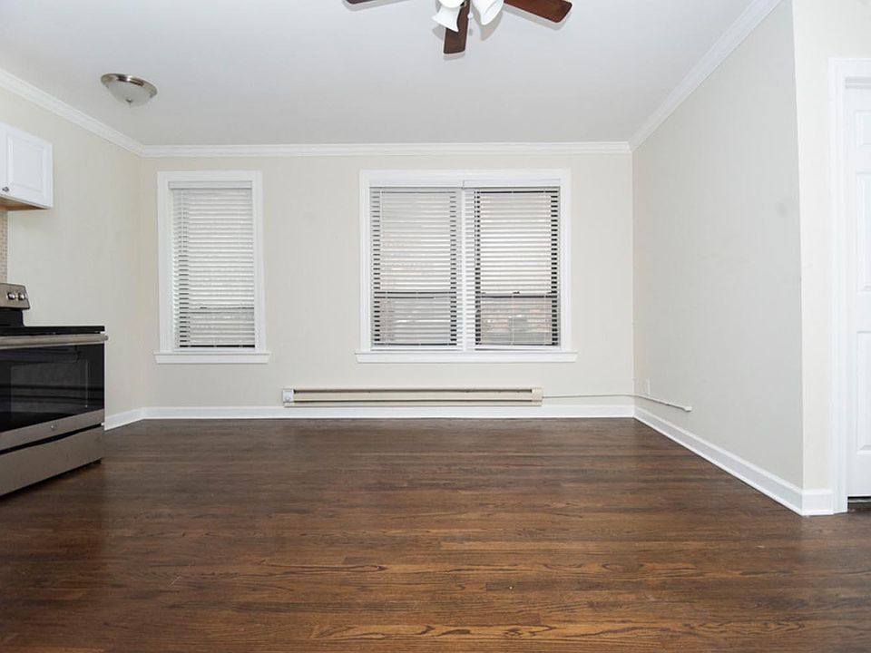 1st image of 3342 N Marshfield Ave #309