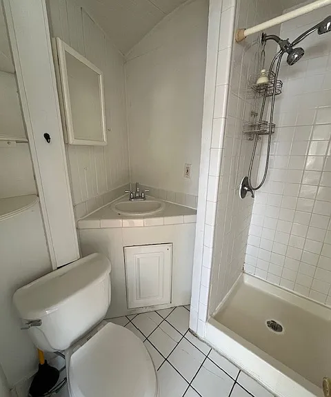 1419 De La Vina St #14 — Photo 5