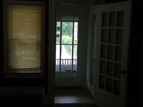 5th image of 108 Burton Ave