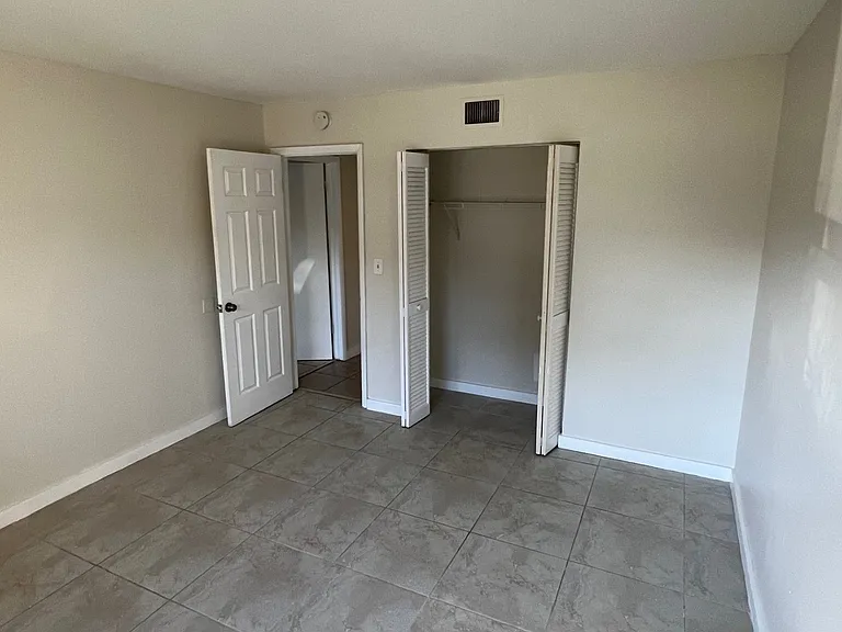 3111 Oakland Shores Dr #F109 — Photo 12