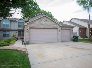 905 Casey Dr, Minooka, IL 60447