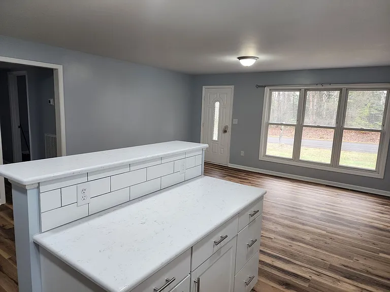 203 Inman Rd — Photo 2