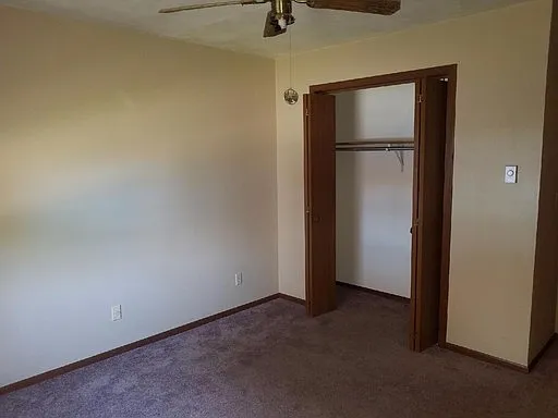 501 W Grand Ave — Photo 2