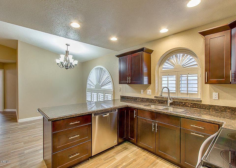 1st image of 1531 W Longhorn Ct