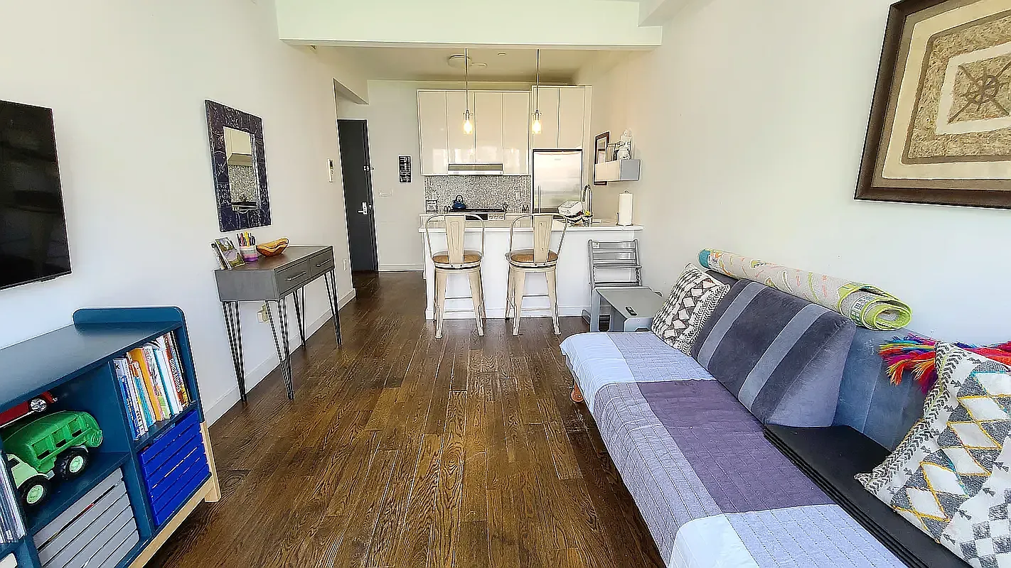 305 Cooper Street — Photo 2