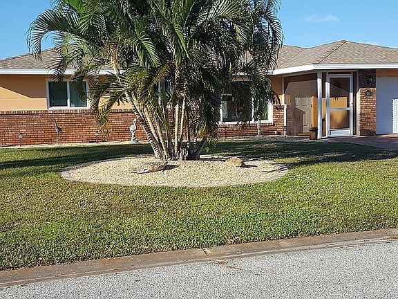 2nd image of 1481 Lakeside Dr
