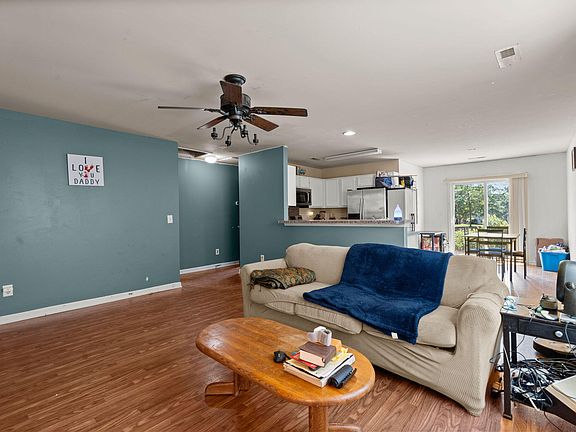 5th image of 327 Salkahatchie St