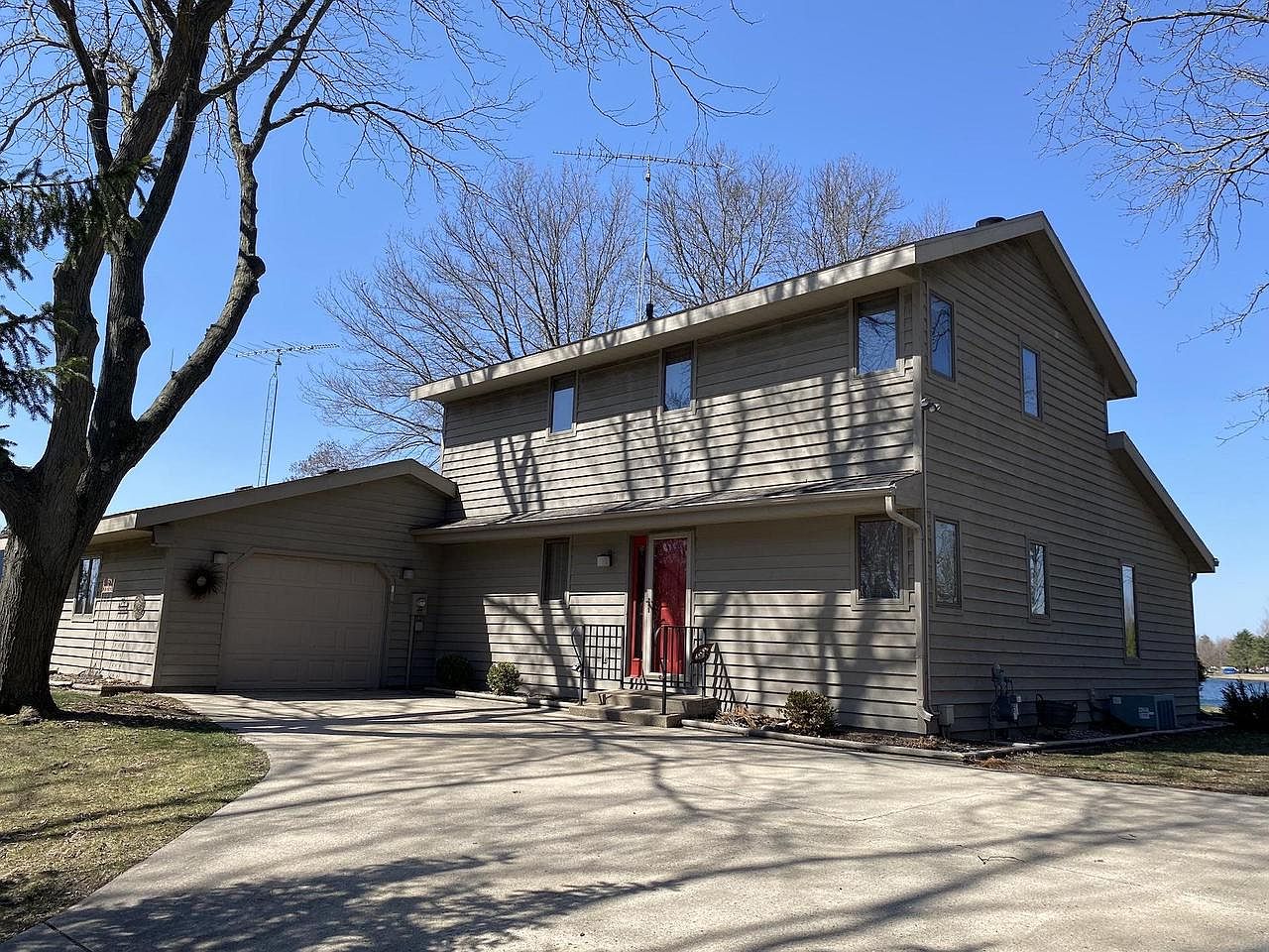 N9085 East Silver Springs DRIVE, Neshkoro, WI 54960 Zillow