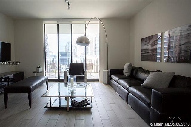 1st image of 999 SW 1st Ave APT 1617E