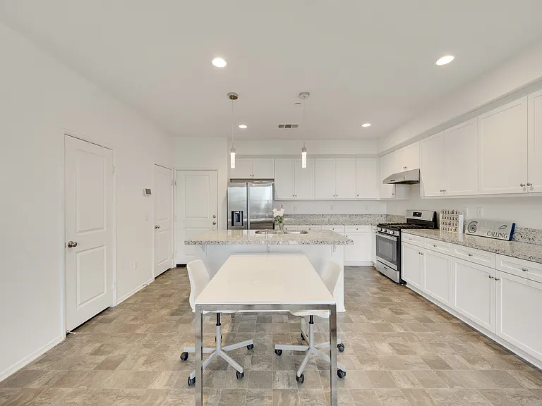 1018 Shiba Ct — Photo 9