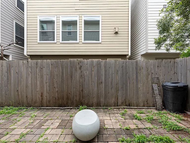 3410 Skyline Village Dr — Photo 44