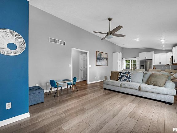 5th image of 2408 W Jubilee Ln