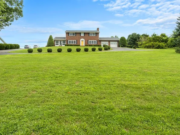 442 S Monte Vista Dr, Glade Spring, VA 24340