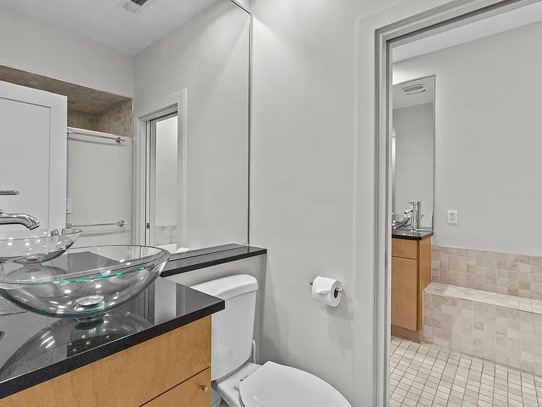 420 Queens Rd #7 — Photo 43