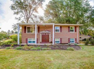 53160 Crestview Dr, South Bend, IN