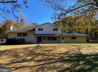 1543 Rake Rd, Mohrsville, PA 19541