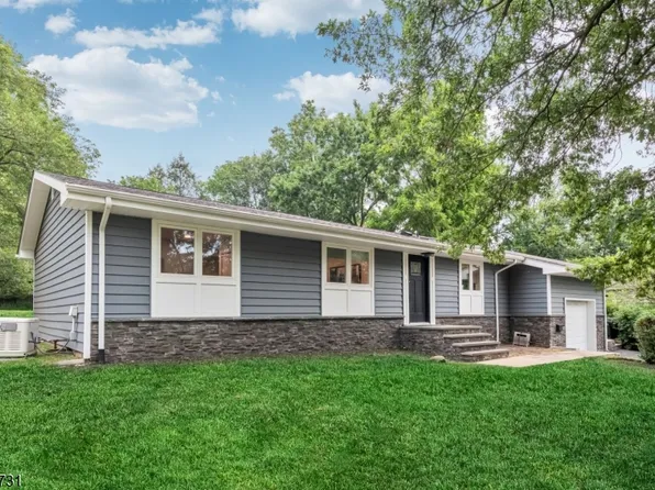 137 Elmwood Pl, Wyckoff Twp., NJ 07481