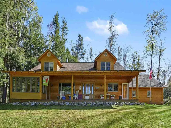 4708 W Lake St, Harbor Springs, MI 49740