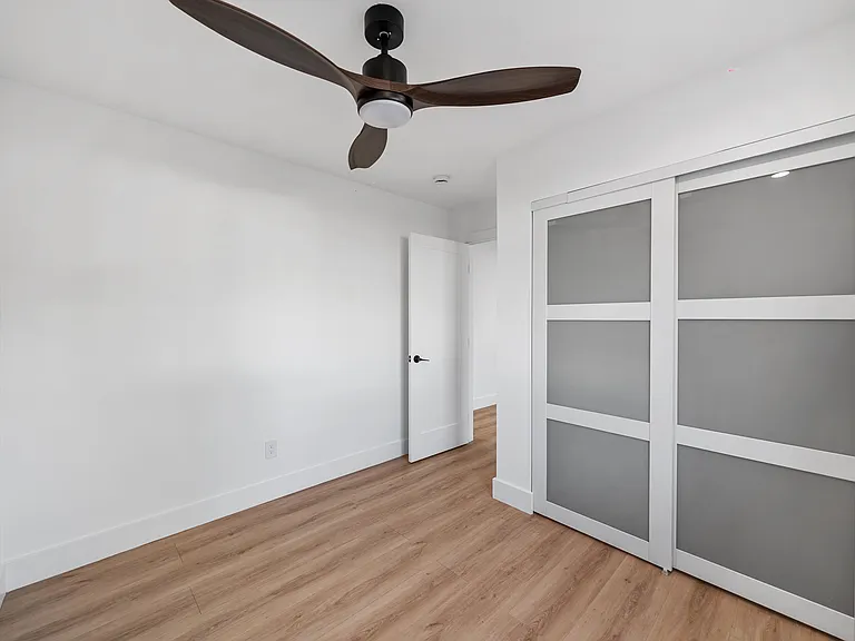 7406 Margerum Ave — Photo 12