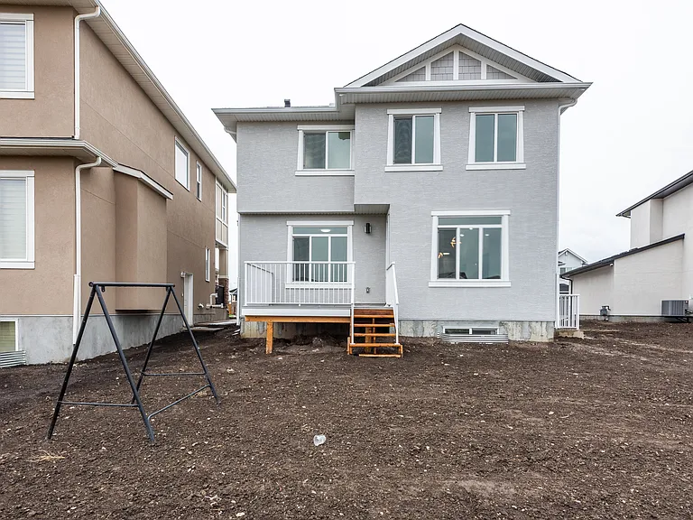 194 Kinniburgh Cres #194 — Photo 40