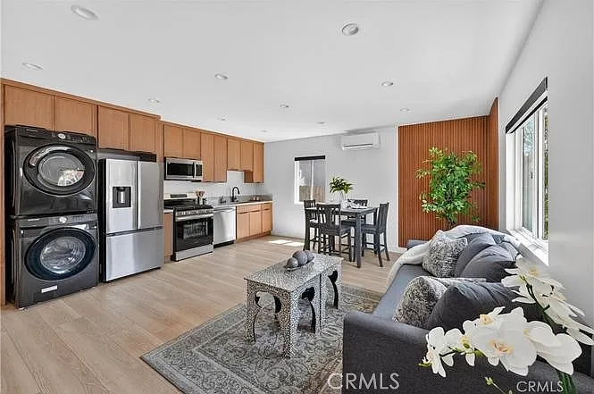 846 N Washington Pl — Photo 5
