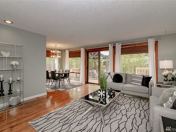 3rd image of 16611 SE 147th St