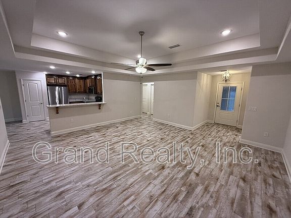 5th image of 4999 Creekside Ln